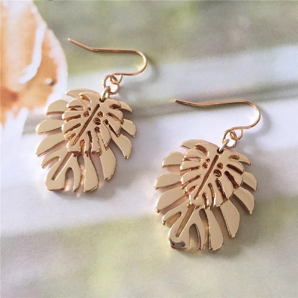 GOLDEN LEAVES EARRINGS / Minimalist / Artistic / Pretty / Dangle / Drop / Elegant / Delicate / Aesthetic / Trendy / Unique / Party / Wedding