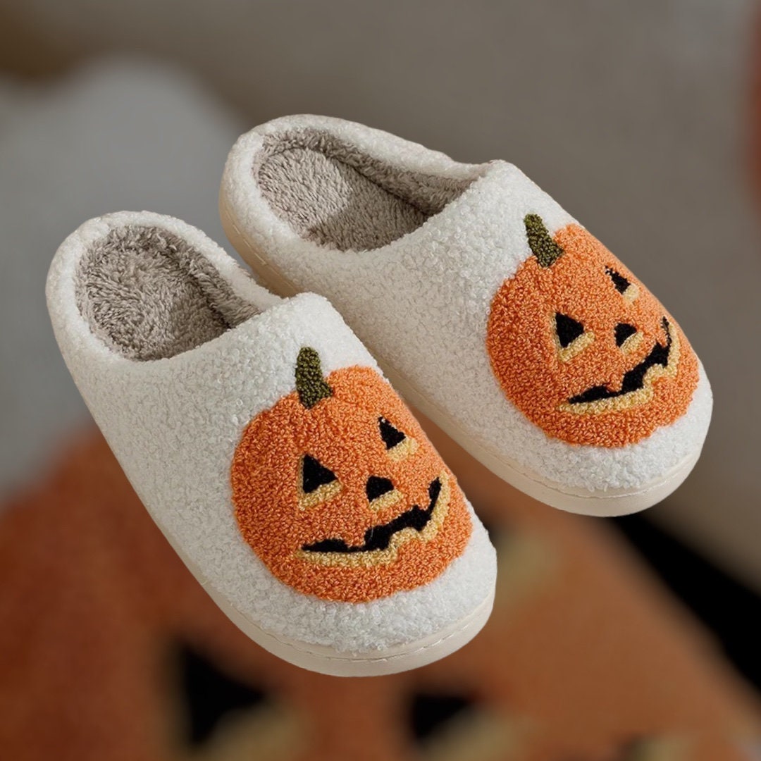 PUMPKIN SLIPPERS / HALLOWEEN / Jack O Lantern / Cozy Cute / Comfortable / House Shoes / Spooky Love / Orange White / Autumn Fall / Smiley