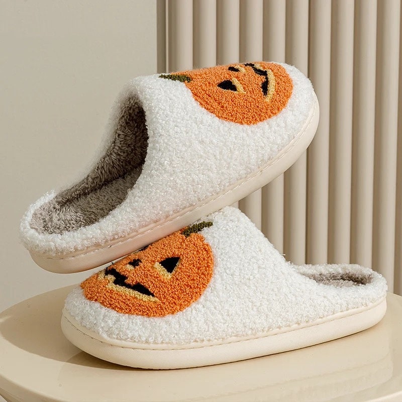 PUMPKIN SLIPPERS / HALLOWEEN / Jack O Lantern / Cozy Cute / Comfortable / House Shoes / Spooky Love / Orange White / Autumn Fall / Smiley