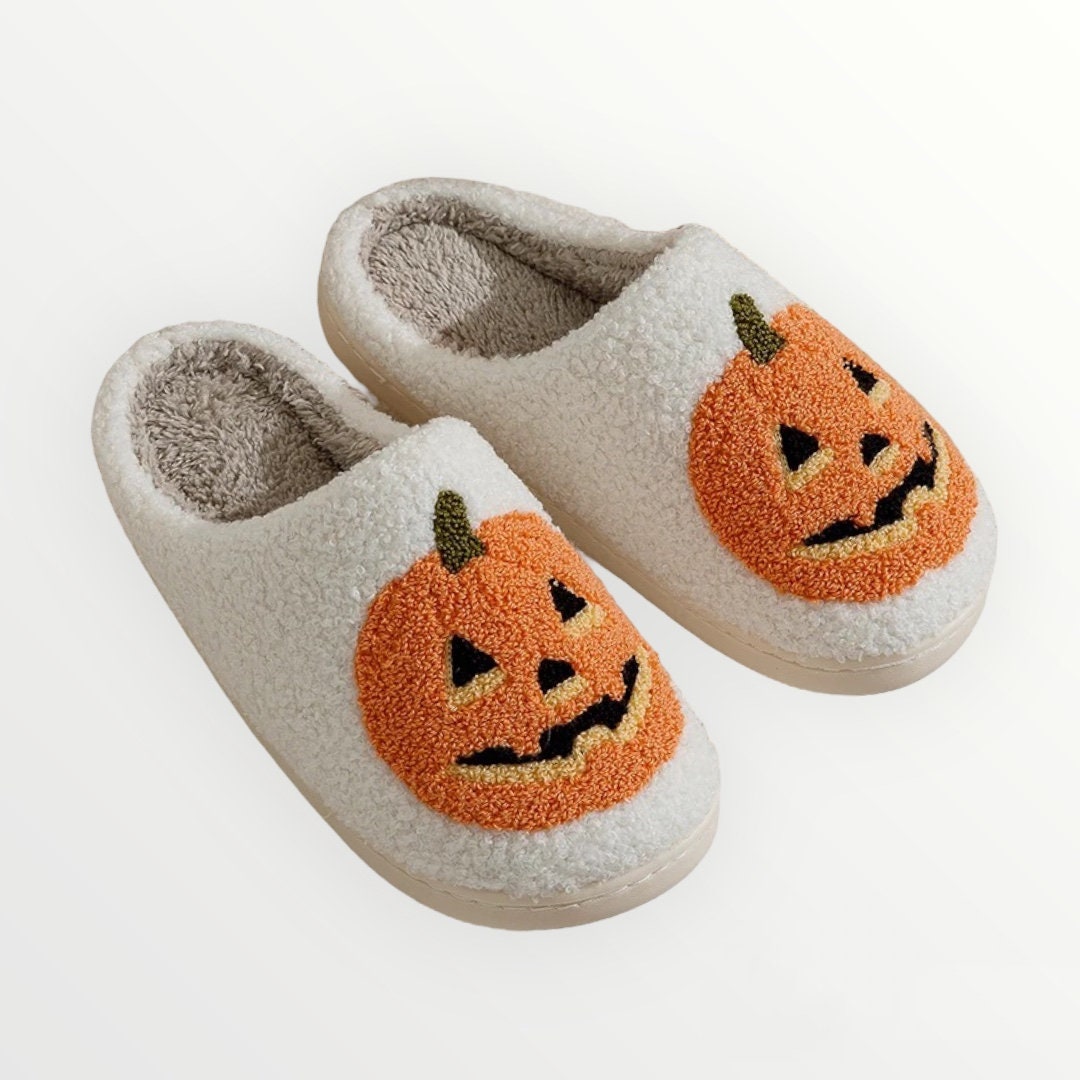 PUMPKIN SLIPPERS / HALLOWEEN / Jack O Lantern / Cozy Cute / Comfortable / House Shoes / Spooky Love / Orange White / Autumn Fall / Smiley