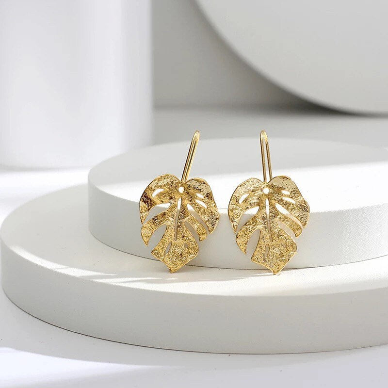 GOLDEN LEAF EARRINGS / Minimalist / Artistic / Pretty / Elegant / Delicate / Aesthetic / Trendy / Unique / Party / Wedding