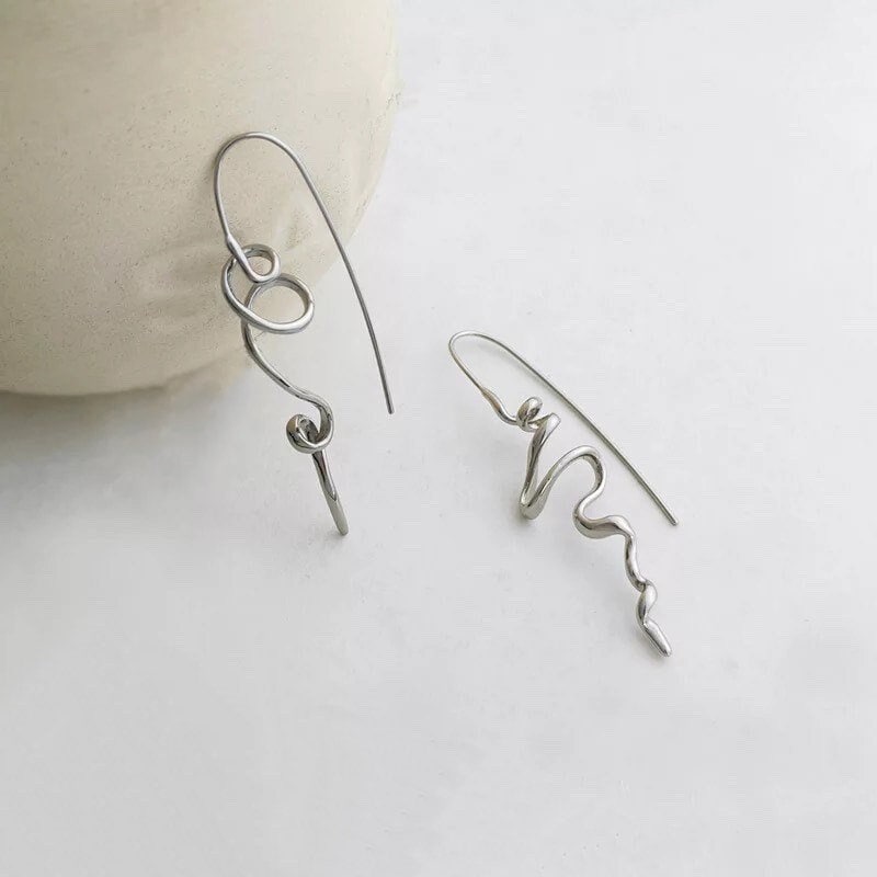 ABSTRACT FORM EARRINGS / Gold / Silver / Minimalist / Artistic / Pretty / Delicate / Aesthetic / Asymmetrical / Party / Wedding / Dangle