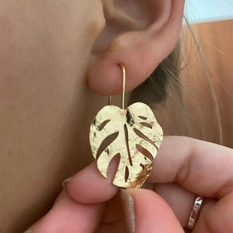 GOLDEN LEAF EARRINGS / Minimalist / Artistic / Pretty / Elegant / Delicate / Aesthetic / Trendy / Unique / Party / Wedding